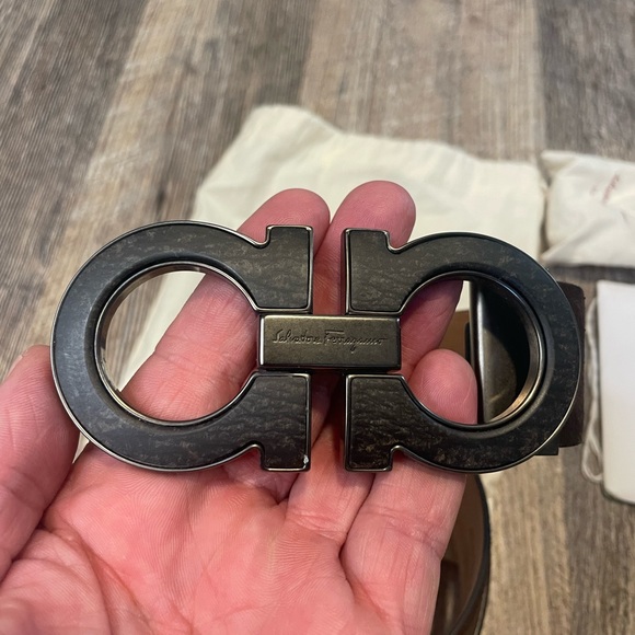 Salvatore Ferragamo brown suede belt - Picture 2 of 7